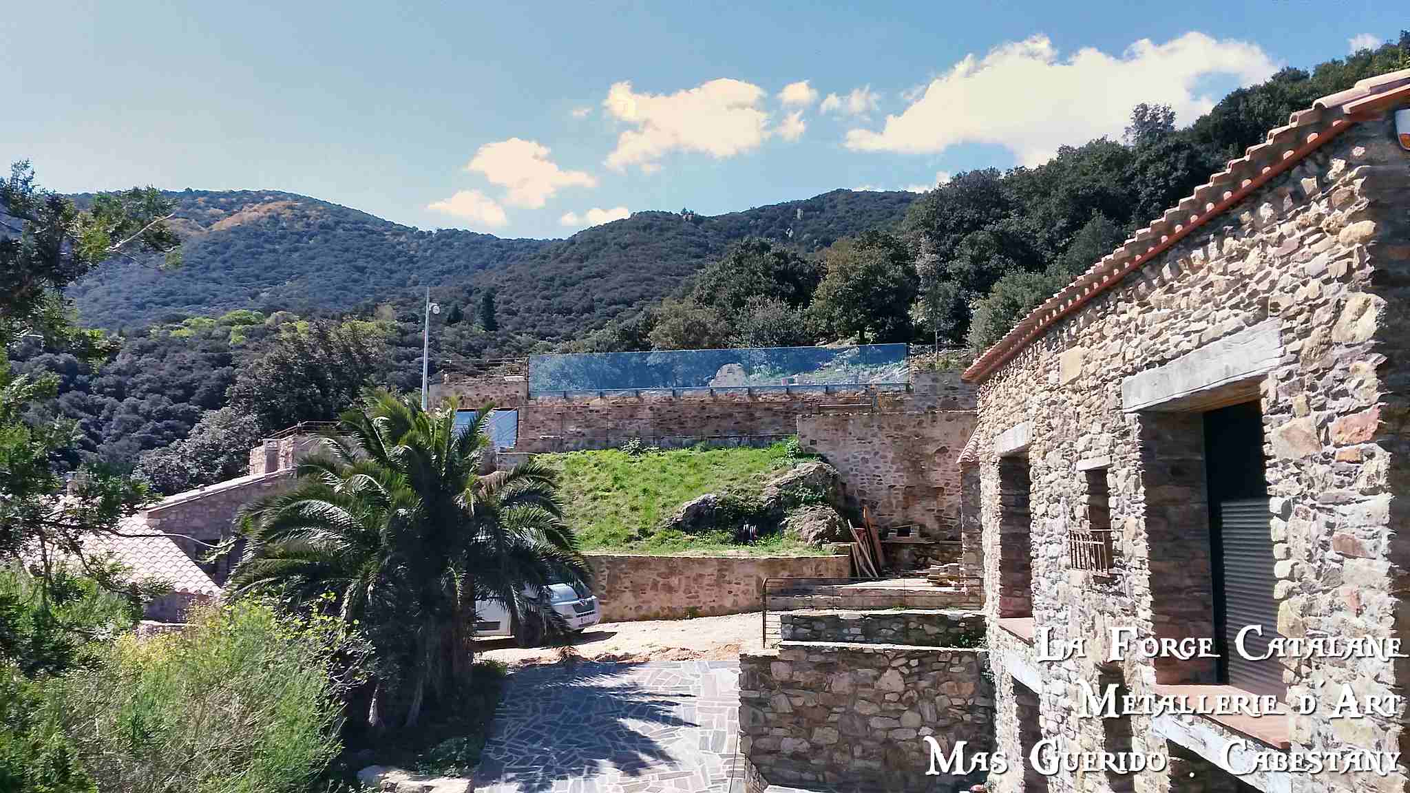 Rambarde vitrage integral Qrailing sans poteaux ni main courante forge catalane.jpg